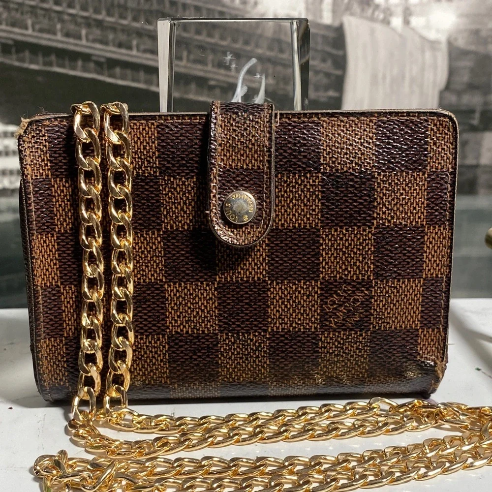 Authentic Louis Vuitton Damier Kisslock Wallet